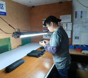 सुरक्षा के लिए टाइटेनियम मिश्र धातु हार्ड शेल के साथ मोटरसाइकिल बनियान - Product Image 5