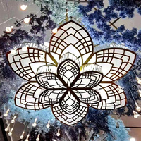 Fournisseur de décorations pour événements et fêtes de mariage Dernière décoration de plafond en fer Art Grande fleur Lustre de plafond Éclairage