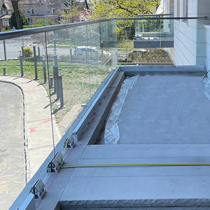 HDSAFE Garde-corps en verre pour <span class=keywords><strong>terrasse</strong></span> extérieure, pince en aluminium pour garde-corps en forme <span class=keywords><strong>de</strong></span> U, balustrade, garde-corps <span class=keywords><strong>de</strong></span> balcon, barrière en verre pour <span class=keywords><strong>terrasse</strong></span> - Product Image 2