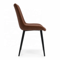 Chaise à dossier rembourré prête à être expédiée, stock d'entrepôt pour les acheteurs et distributeurs de meubles en gros