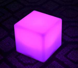 ไฟกลางคืน LED พลาสติกเปลี่ยนสีได้ ชาร์จซ้ำได้ <span class=keywords><strong>ราคา</strong></span>ถูกที่สุด รูปทรงลูกบาศก์ขนาดเล็ก สำหรับตกแต่งโต๊ะงานแต่ง - Product Image 1