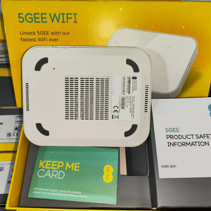 ปลดล็อคเราเตอร์มือถือ 5GEE WiFi รุ่น QTAD52E แบบ Dual Band 2.4/5GHz พร้อมช่องใส่ซิมการ์ด รองรับ 5G 4G LTE ความเร็ว 1.6Gbps อุปกรณ์ฮอตสปอตไร้สายแบบพกพา - Product Image 3