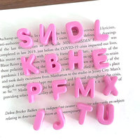 CH-LHP2577 Accessoires Lettres en Émail Vert Plaqué Or Pendentif Initiales A-Z Breloques Émail 26 Lettres Breloques Alphabet CZ Vente en Gros