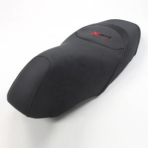 GANE Accessoires de moto personnalisés Remplace la housse de coussin de siège en cuir de fibre de carbone d'origine, adaptée à Yamaha XMAX - Product Image 4
