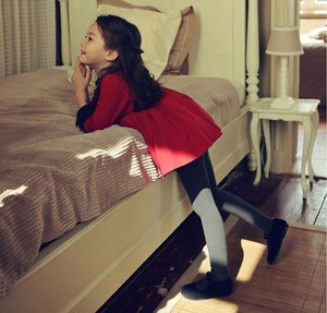 Vestido en Oferta para Niñas, Hermoso Vestido de Modelo con Mangas Cortas - Product Image 3