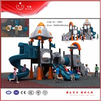 Ensemble de jeux d'extérieur sur le thème de l'espace pour enfants, avec toboggans multiples en plastique personnalisés, équipement de jeu en LLDPE pour les écoles et les parcs publics