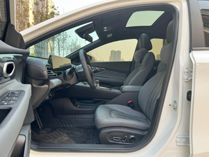NUEVO Trumpchi 2026 EMPOW 270T DCT R-STYLE Euro VI Standard Sedan - Product Image 3