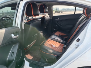 2013 K3 1.6L Automatique GLS Berline, 128ch Atmosphérique Traction Avant Compacte Familiale, Faible Kilométrage Prête à l'Exportation - Product Image 6