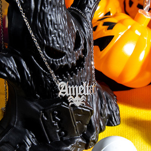 Collar con colgante de letras de acero inoxidable para Halloween, diseño alfanumérico en forma de U, cadena de clavícula a la moda para fiestas - Product Image 1