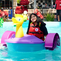 Bateau à pédales QIQU en PE vierge pour parents et enfants, idéal pour piscine, bateau commercial à manivelle à thème dessin animé