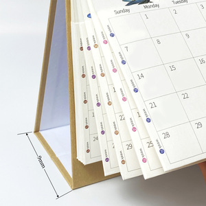 Nuevo Calendario de Escritorio Personalizado 2027 con Notas Adhesivas y Bloc de Notas para Oficina - Product Image 4