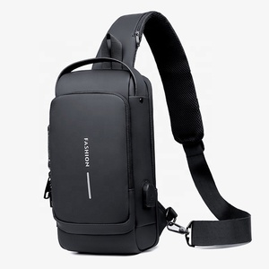 Bolsa de peito à prova d'água da moda USB para homens crossbody bolsa de peito para homens - Product Image 5