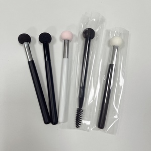 Petit pinceau correcteur <span class=keywords><strong>chignon</strong></span> cuit à la vapeur tête éponge bouton impression sans trace tête de champignon sèche et humide pinceau correcteur pinceau maquillage - Product Image 4