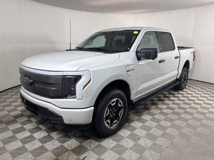 รถฟอร์ด F-150 AWD XLT 4 ประตู SuperCrew ปี 2023 มือสอง ราคาประหยัด กระบะสั้น 5.5 ฟุต พวงมาลัยซ้าย เบาะหนัง กล้องมองหลัง ไฟหน้า LED - Product Image 6