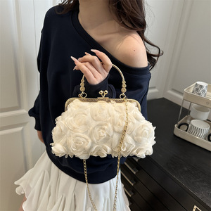 Sac à main chaîne tendance, polyvalent, élégant, avec fleur de rose féérique, sac à main populaire des célébrités d'Internet pour femmes, sac de soirée - Product Image 4