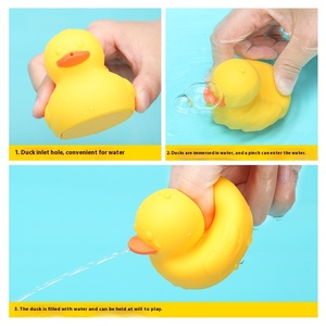 Jouet de bain en silicone jaune en forme de canard, personnalisable avec logo Tongtu, jouet sensoriel aquatique pour enfants, garçons et filles, pour la piscine, la salle de bain et la baignoire. - Product Image 4