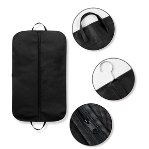 Échantillon gratuit sac de rangement de costume anti-poussière Portable noir Non-tissé sacs de couverture de vêtement Logo personnalisé couleur pour magasin de costumes d'affaires - Product Image 4