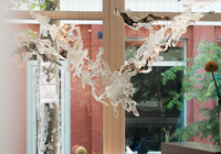 Lustres suspendus de luxe en forme d'éclosion d'art, éclairages décoratifs faits à la main en forme de glace pour escaliers et halls
