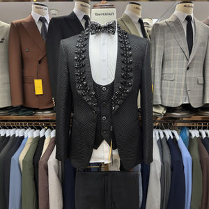 Abito da Sposo di Lusso <span class=keywords><strong>Nero</strong></span> da Uomo 3 Pezzi <span class=keywords><strong>Smoking</strong></span> Slim Fit <span class=keywords><strong>con</strong></span> <span class=keywords><strong>Gilet</strong></span> di Strass Taglie Forti Tenuta Formale per Cerimonia e Serata di Gala - Product Image 1