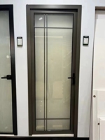 Porte battante en aluminium à cadre étroit noir avec verre dépoli dans un style moderne, porte de salle de bain étanche