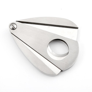 En stock: Cortador de cigarros de doble hoja de acero inoxidable, cortador de cigarros portátil de metal, set de regalo de tijeras para cigarros. - Product Image 4