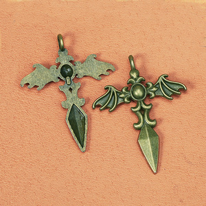 Accessoires <span class=keywords><strong>de</strong></span> bijoux 35*44MM en alliage électroplaqué, style punk, pendentif croix <span class=keywords><strong>ailes</strong></span> <span class=keywords><strong>de</strong></span> chauve-souris, <span class=keywords><strong>ailes</strong></span> du <span class=keywords><strong>diable</strong></span> - Product Image 6