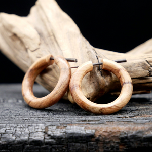 Boucles d'oreilles créoles en bois naturel avec fermeture à broche, style bohème, pour la création de bijoux - Product Image 1