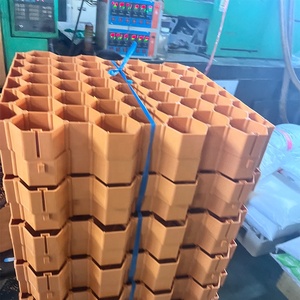 Griglia in Plastica HDPE Industriale di Alta Qualità per Parcheggi, Supporto per Terreno, Infiltrazione e Drenaggio con Superficie a Nido d'Ape - Product Image 5