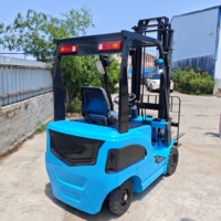 Chinesischer Hersteller 1,5 Tonnen 2,5 Tonnen Elektro-Gabelstapler 6m Hubhöhe Lithium-Batterie ISO-Zertifiziert für Fabrikbetrieb Hohe Effizienz