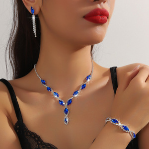 Conjuntos de Joyería de Moda 2026 en Oferta: Collar y Pendientes Nupciales Chapados en Oro con Estilo Versátil para Vestidos de Banquete al por Mayor - Product Image 4