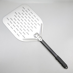 Pelle à <span class=keywords><strong>pizza</strong></span> rectangulaire en aluminium perforée de 12 x 15 pouces avec longue poignée en silicone, pour four à briques, pour une préparation facile de <span class=keywords><strong>la</strong></span> <span class=keywords><strong>pizza</strong></span> - Product Image 6