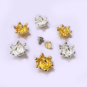 Remache decorativo mini de aleación Celimi Hollow Crown para bolsos, zapatos, sombreros y accesorios. - Product Image 2