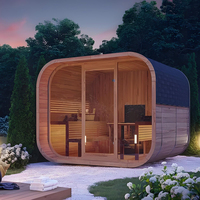 Sauna Exterior Tradicional de Madera Maciza de Hemlock/Cedro Rojo para 2 Personas con Panel de Control Computarizado y Ventanas de Travesaño