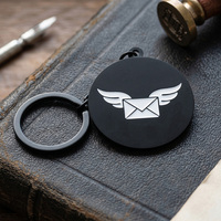 Porte-clés en alliage de zinc chaud, personnalisé avec logo enveloppe volante, émail noir mat, pour usage quotidien et objets de collection