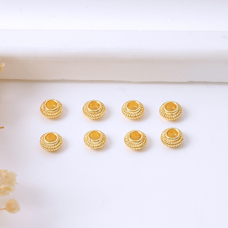 Estilo 4 Cuentas espaciadoras planas con patrón de engranaje fino, 4 mm