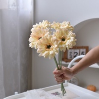 Bunga Gerbera Daisy Buatan Tangan Tangkai Tunggal dari Kain Sutra Realistis untuk Dekorasi Pernikahan, Hari Ibu, dan Rangkaian Bunga Rumah