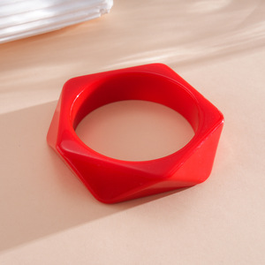 Brazalete de Resina con Forma Irregular, Diseño Degradado y Efecto Manchado, Elegante, Exagerado, Ecológico, Impermeable, Ancho de Banda de 9 cm - Product Image 5