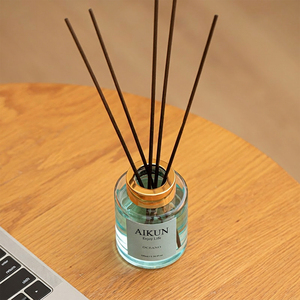 Aikun Low MOQ 100ml Cream Square Glass Gold Cap Sticker Box Custom Scent Long Lasting <b>Reed</b> <b>Diffuser</b> Set for Desktop Niche Brand - Product Image 3