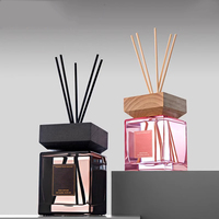 Flacon de parfum moderne carré transparent ambré de 500 ml, grand volume, flacon de parfum de haute qualité en verre, flacon diffuseur de parfum avec couvercle en bois