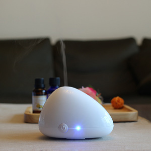 Diffuseur d'huiles essentielles créatif pour voiture, humidificateur portable mini ultrasonique USB, distributeur automatique de parfum 0,5L blanc - Product Image 4