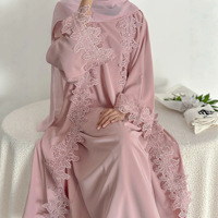 Ensemble deux pièces Abaya tendance 2026 pour femme : Cardigan ample grande taille avec patchwork en dentelle et robe intérieure