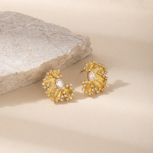 Pendientes de Hoja de Ginkgo, Chapados en Oro, con Poste de Cobre, Diseño de Planta, Joyería de Moda EDB-081 - Product Image 2