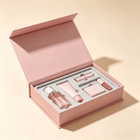 Boîte cadeau cosmétique magnétique de style livre rose, personnalisée, écologique, recyclable, résistante aux chocs, avec insert en mousse EVA