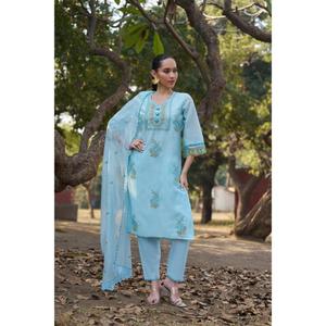 Eco Friendly <b>Women</b> Pure Cotton Thread Work Embroidered <b>Kurta</b> with Comfortable Trousers Available At Affordable Price - Product Image 2