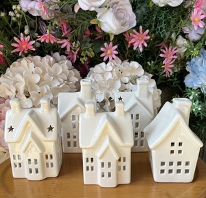 ที่ใส่เทียนรูปบ้านชนบทยุโรปทำจากเซรามิกสีขาวบริสุทธิ์ งานแฮนด์เมด ของตกแต่งคริสต์มาส ของขวัญตกแต่งที่ปรับแต่งได้ - Product Image 3