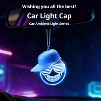 Nuovo Arrivo: Piccolo Cappellino con Faccina Sorridente, Simpatico Ciondolo per Auto, Divertente e Accattivante, con Luce Ambientale Colorata