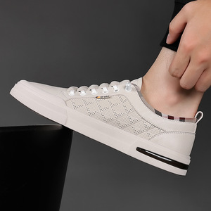 Men's <b>White</b> Lace-Up Sneakers Geometric Pattern Breathable Mesh Lining Rubber Outsole Round Toe Low <b>Heel</b> Walking Shoes - Product Image 3