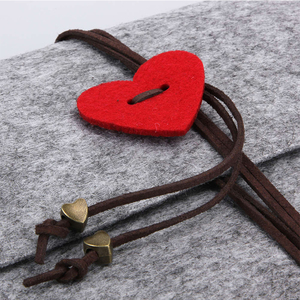 ที่คลุมโน้ตบุ๊กแบบหุ้มด้วยสักหลาดสำหรับใช้ในโรงเรียนหรือสำนักงาน - Product Image 6