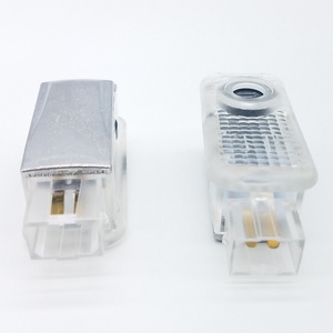 Luce di Benvenuto per Portiera Auto <span class=keywords><strong>Volkswagen</strong></span> Passat Vecchio Modello 1998-2010 e <span class=keywords><strong>Phaeton</strong></span> 2004-2015, Proiettore LED con Logo Laser - Product Image 2