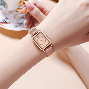 Reloj de mujer con correa de malla a la moda, cuadrado, simple, versátil, resistente al agua, de cuarzo, al por mayor. - Product Image 4